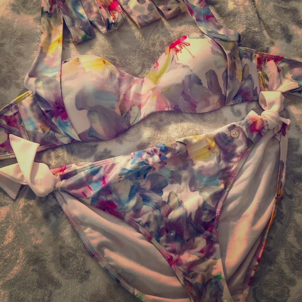 Ted Baker Size 4 Bikini- Perfect Condition